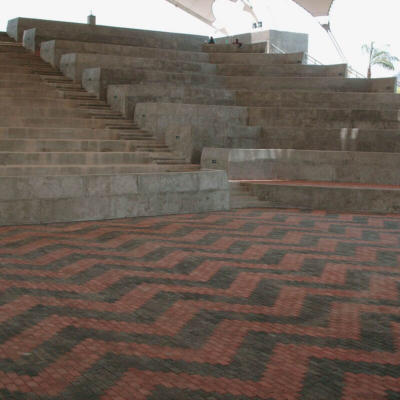 Plaza Mirador Caruachi